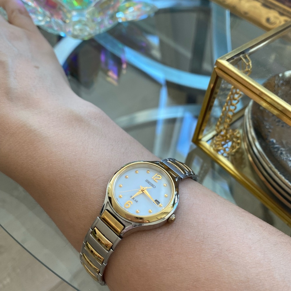 Elegant Seiko Solar Watch - Gold & Silver TwoTone with date - Solar Eco-friendly